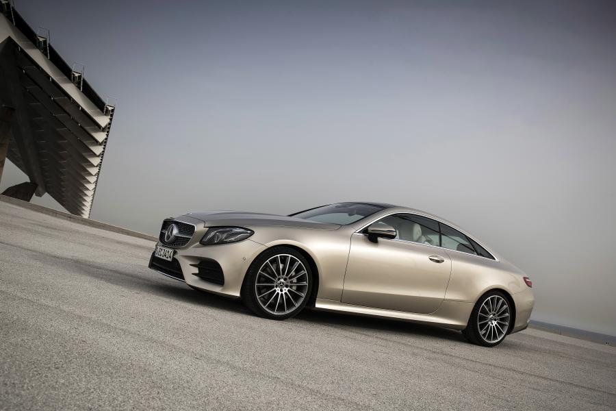  Mercedes-Benz E300 AMG Line Coupe 2017 года  (WW) (фото 15 из 20)